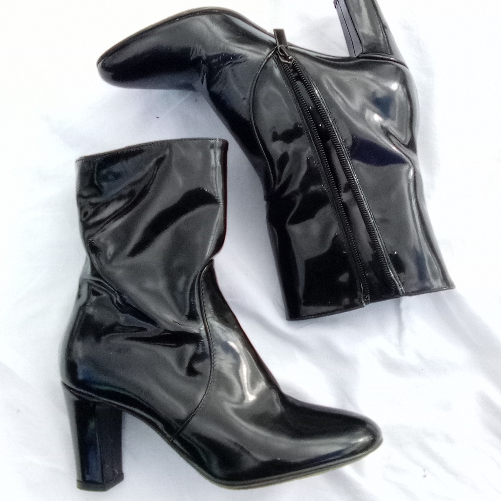 Aquatalia boots